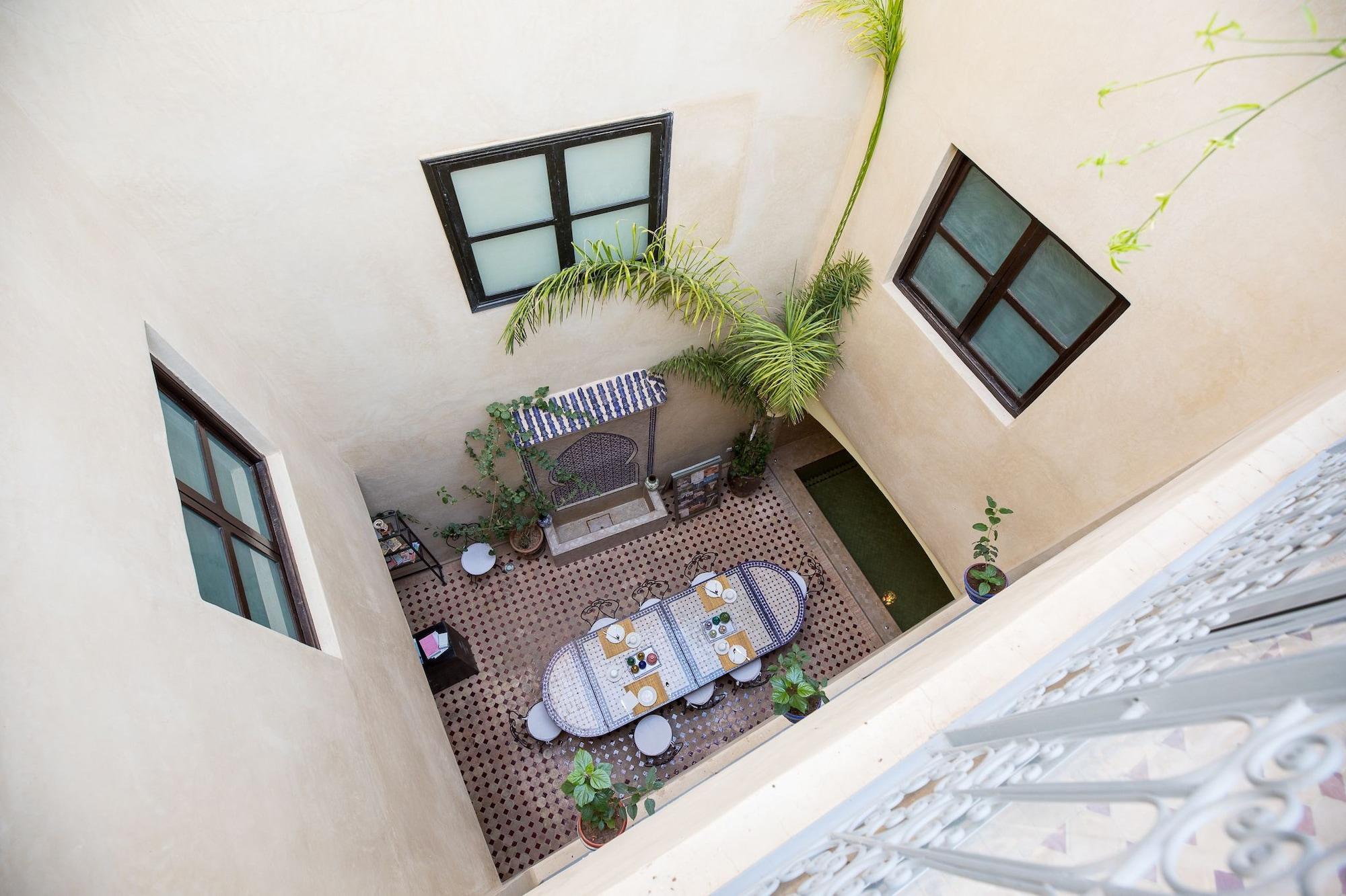 Vista Exterior Riad Atlas Toyours