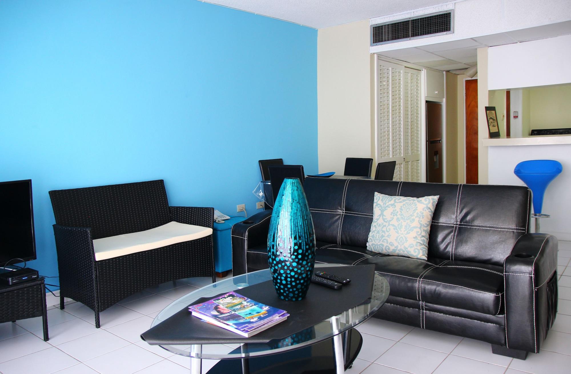 Habitación Skyclub Beach Suite at Mobay Club