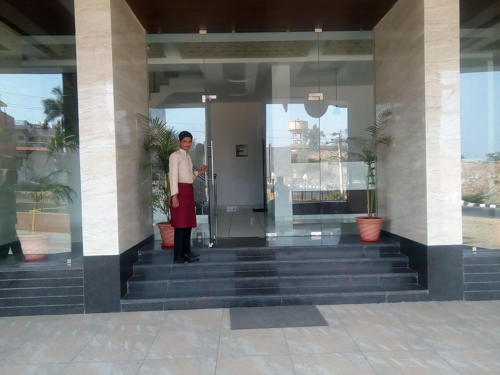 Varios Crimson Park Shripriya Hotel