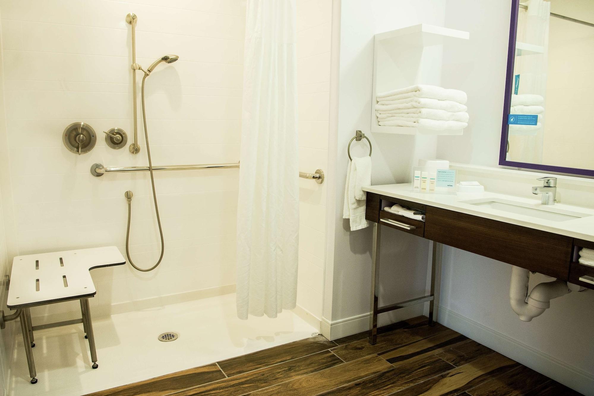 Equipamiento de Habitación Hampton Inn & Suites by Hilton Warrington Horsham
