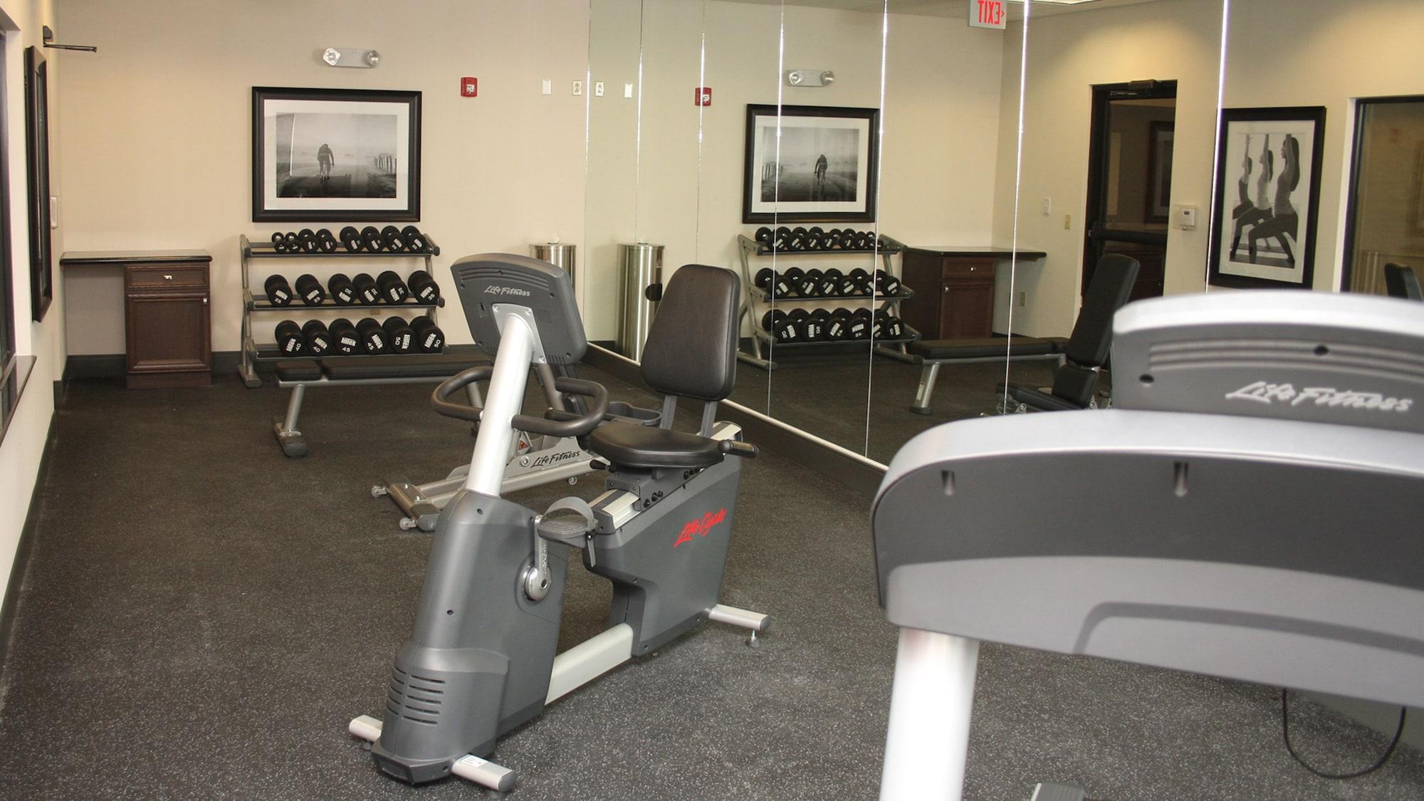 Gimnasio Holiday Inn Express & Suites Cumberland - La Vale by IHG