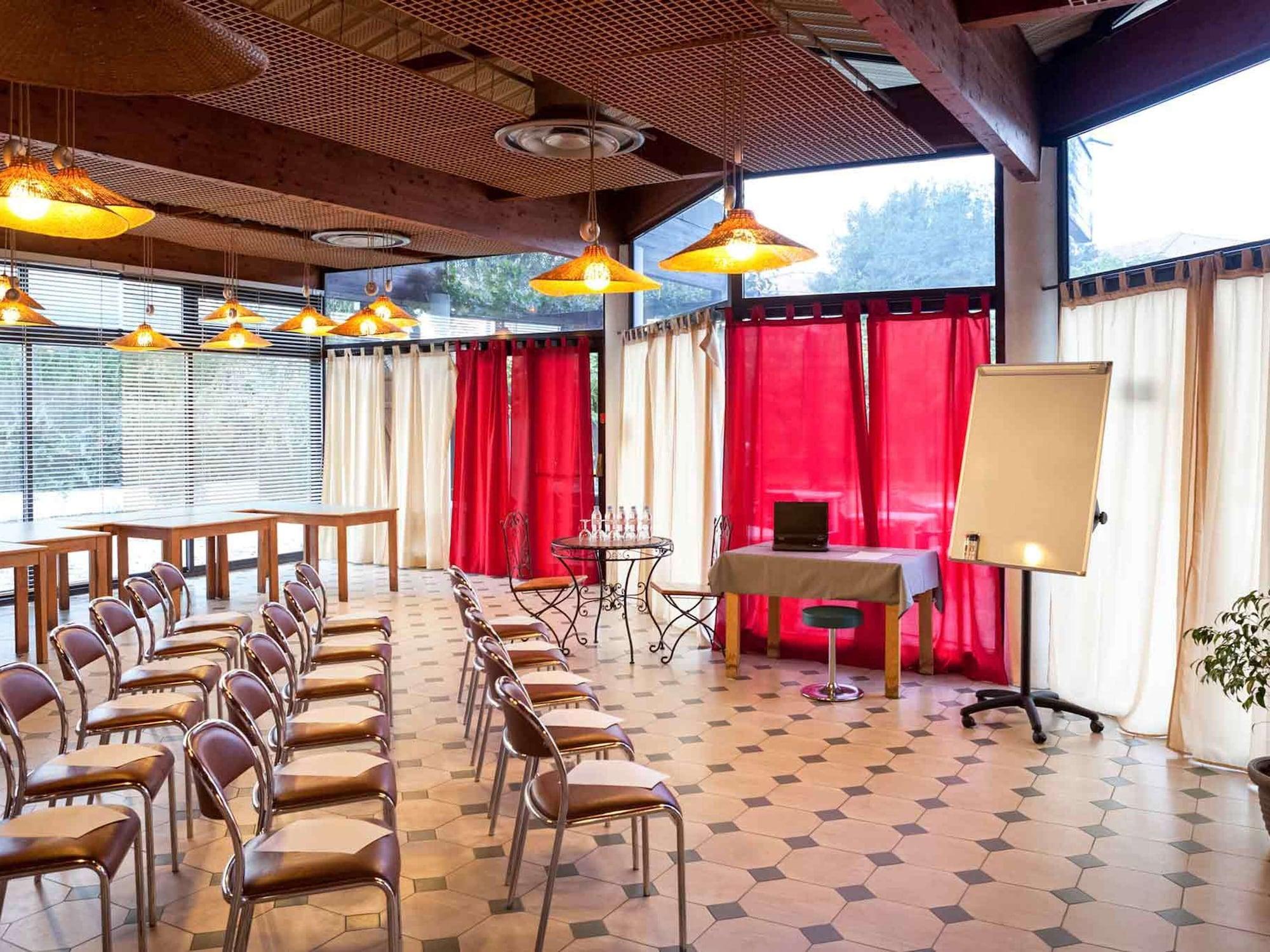 Instalaciones Recreativas ibis budget Alès Saint Christol