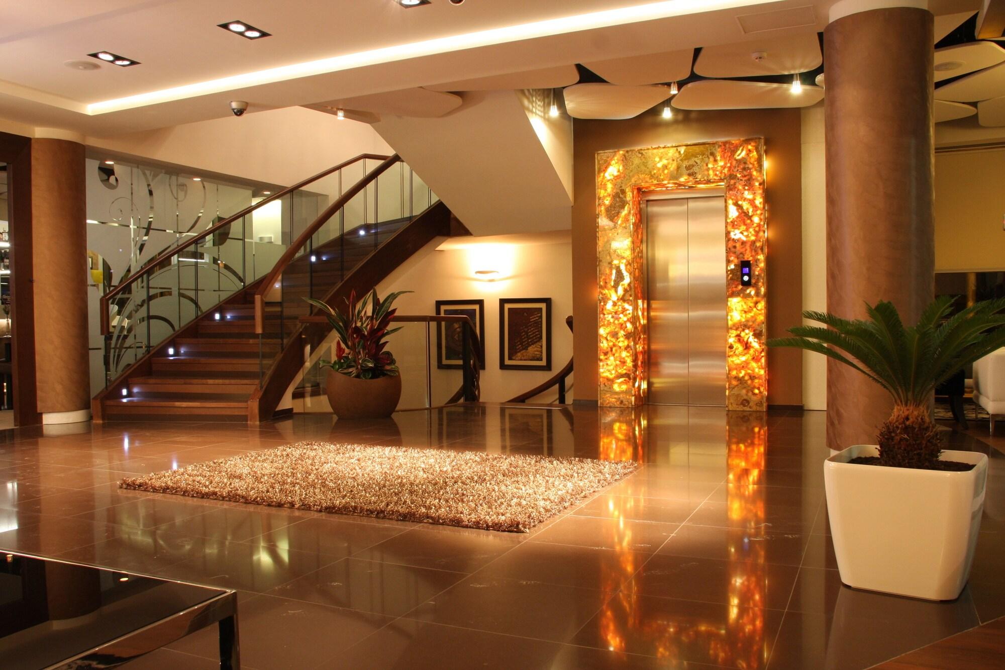 Varios Nartel Hotel