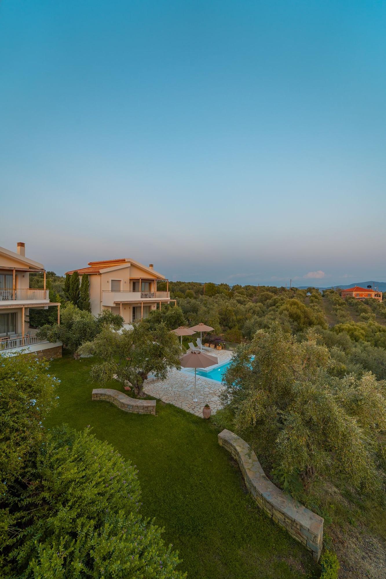 Varios Abelia Luxurious Villas