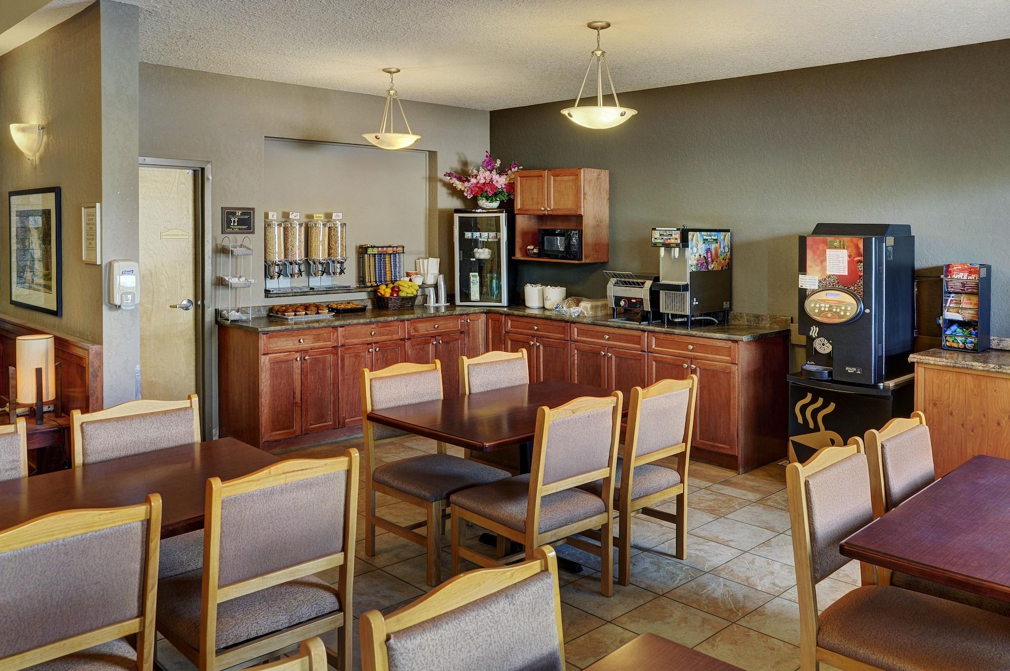 Restaurant Lakeview Inns & Suites - Fort Nelson