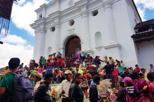 Actividad - Mercado de Chichicastenango y lago Atitlán