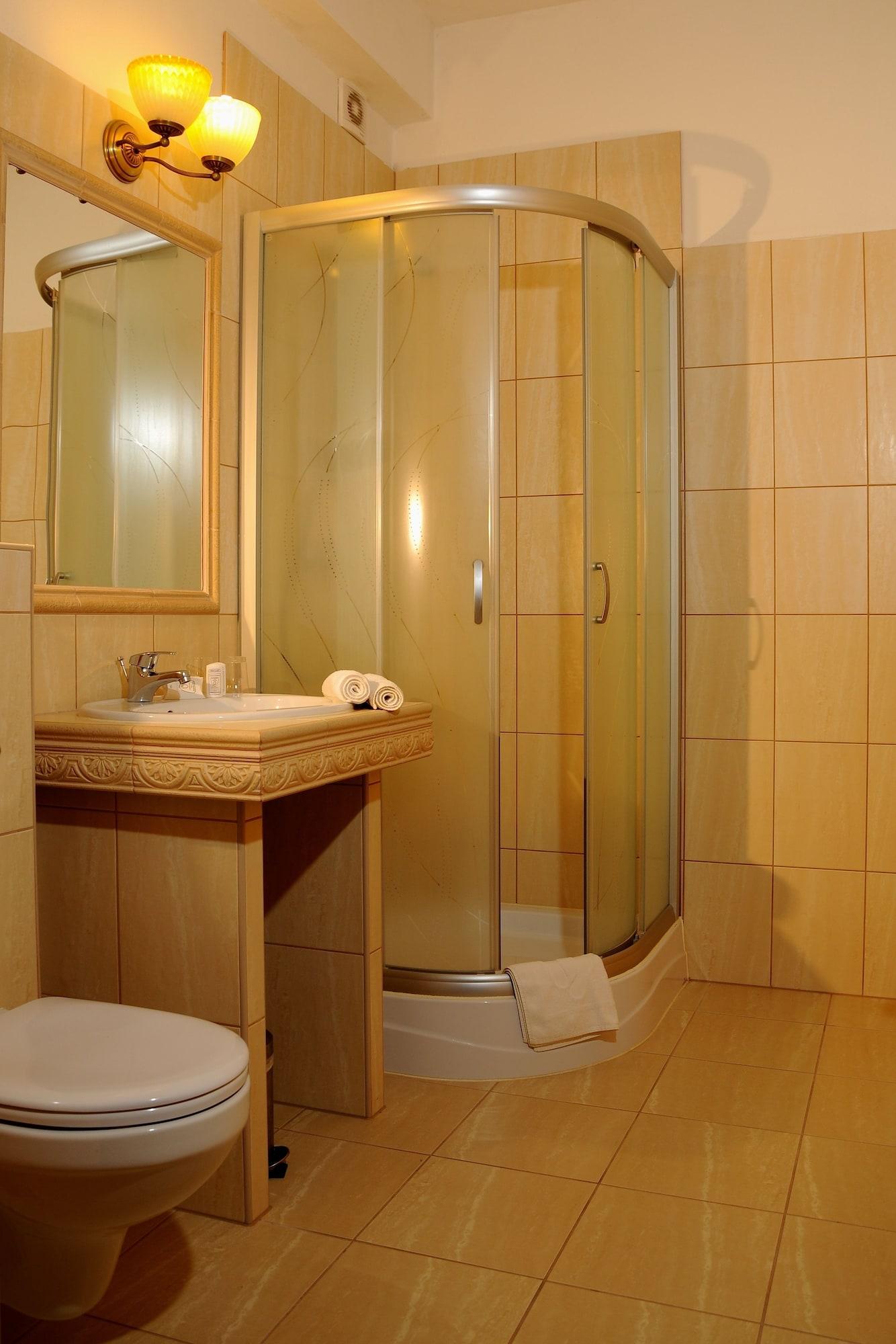 Equipamiento de Habitación Folwark Stara Winiarnia