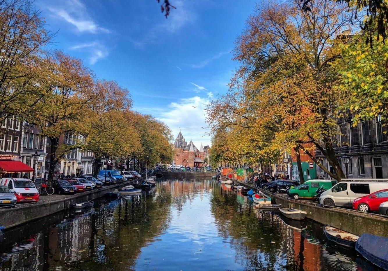 Varios Facade Hotel Amsterdam
