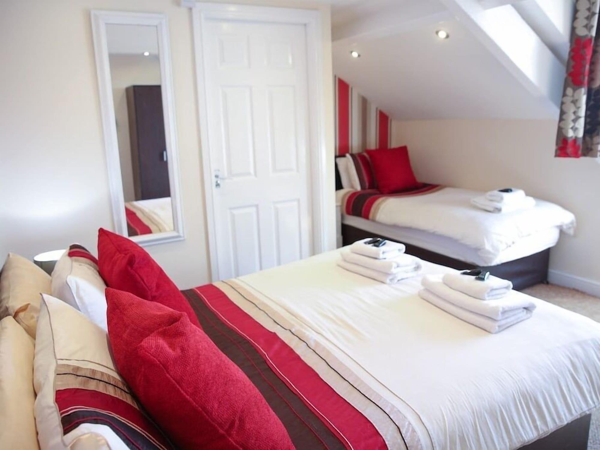 Varios The Riviera Guest House