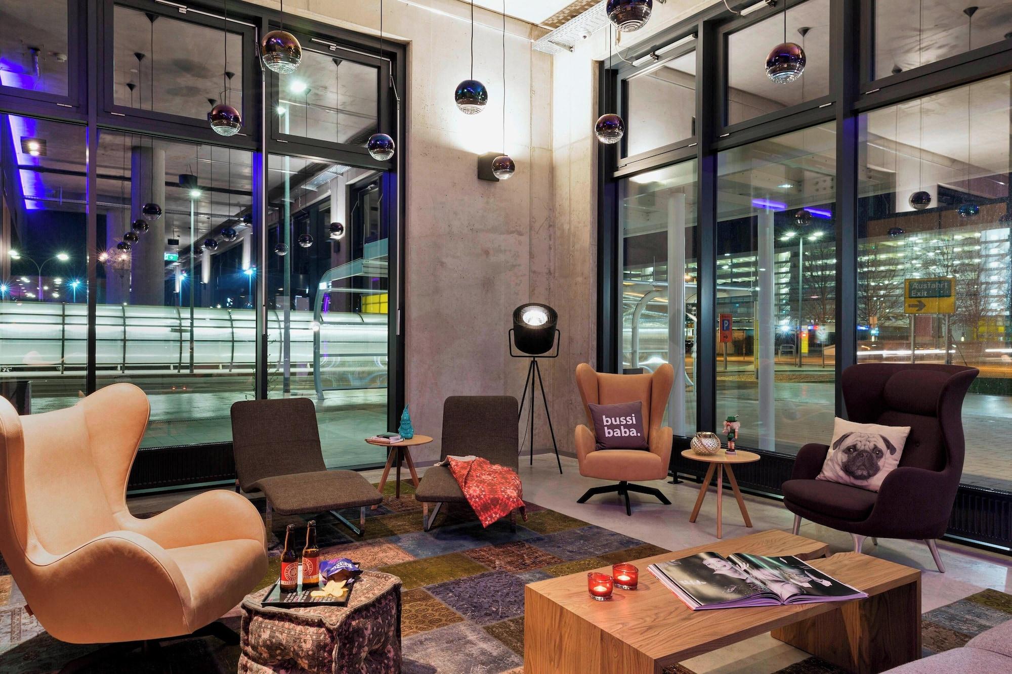 Vista Lobby Moxy Vienna Airport