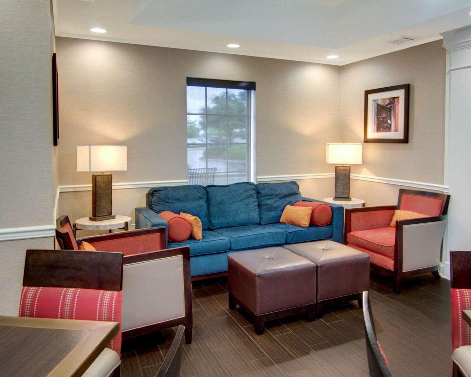 Vista Lobby Comfort Inn West Monroe near Sports & Events Center