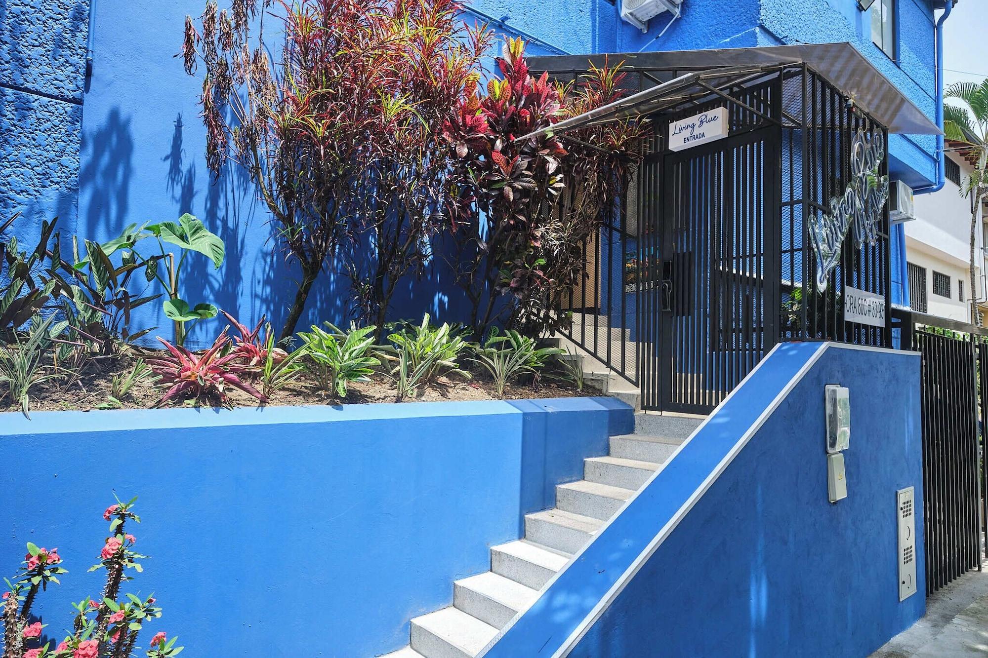 Vista Exterior Living Blue