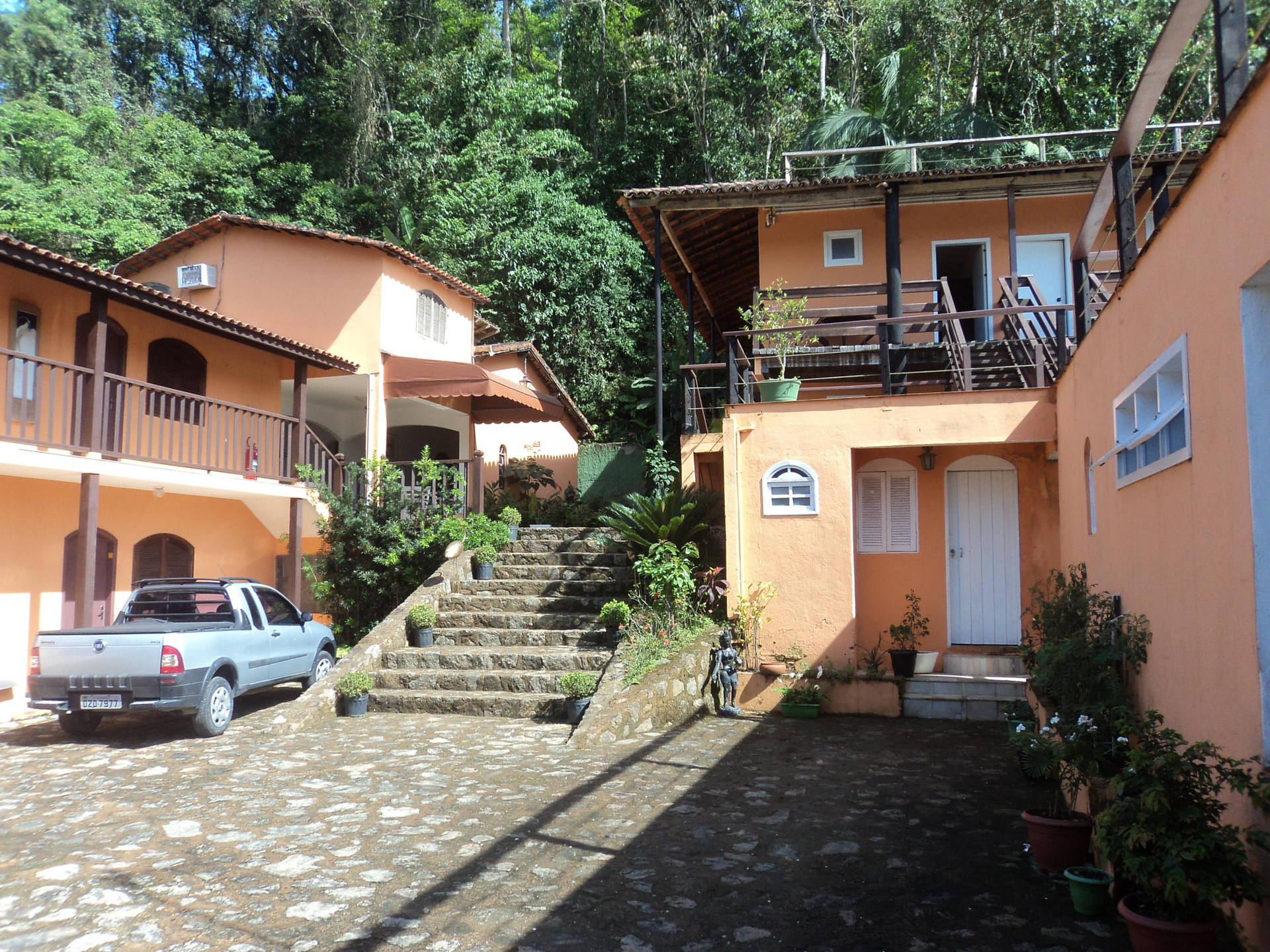 Vista Exterior Pousada e Ponto