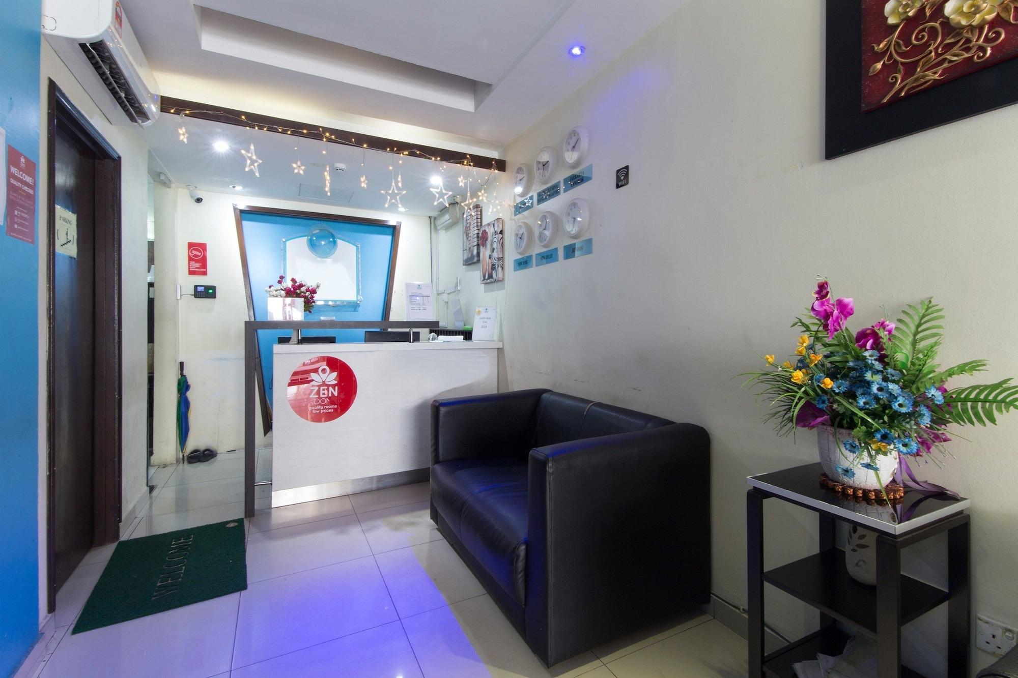 Vista Lobby Hotel Grand Mutiara