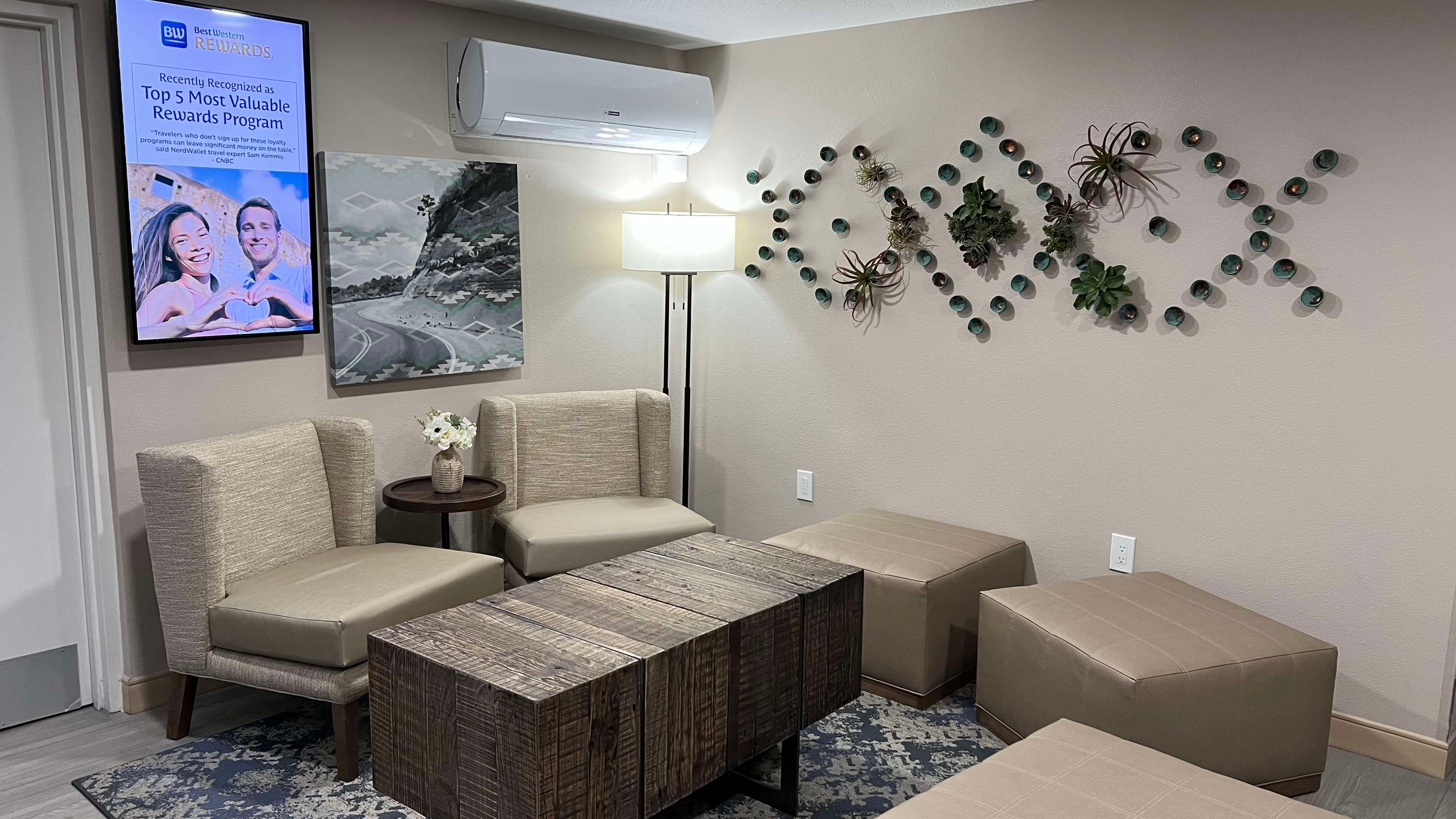 Vista Lobby Best Western El Rancho Palacio