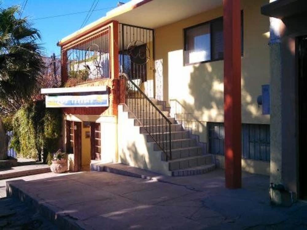 Vista Exterior Hotel Lorimar