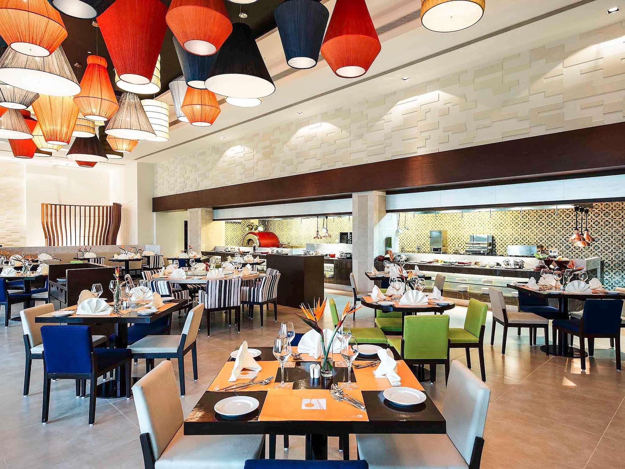 Restaurant Novotel Imagica Khopoli Hotel