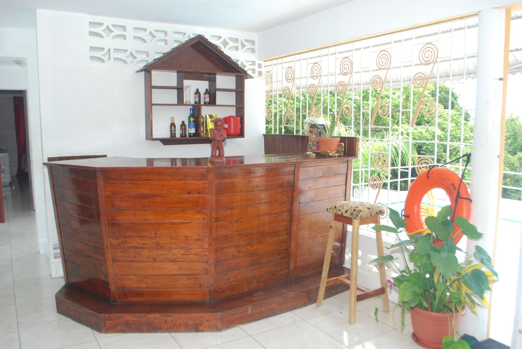 Bar/Salón Enchanted Villas and Guest House