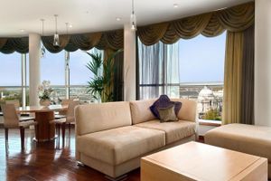 Alojamiento - Hilton Cardiff