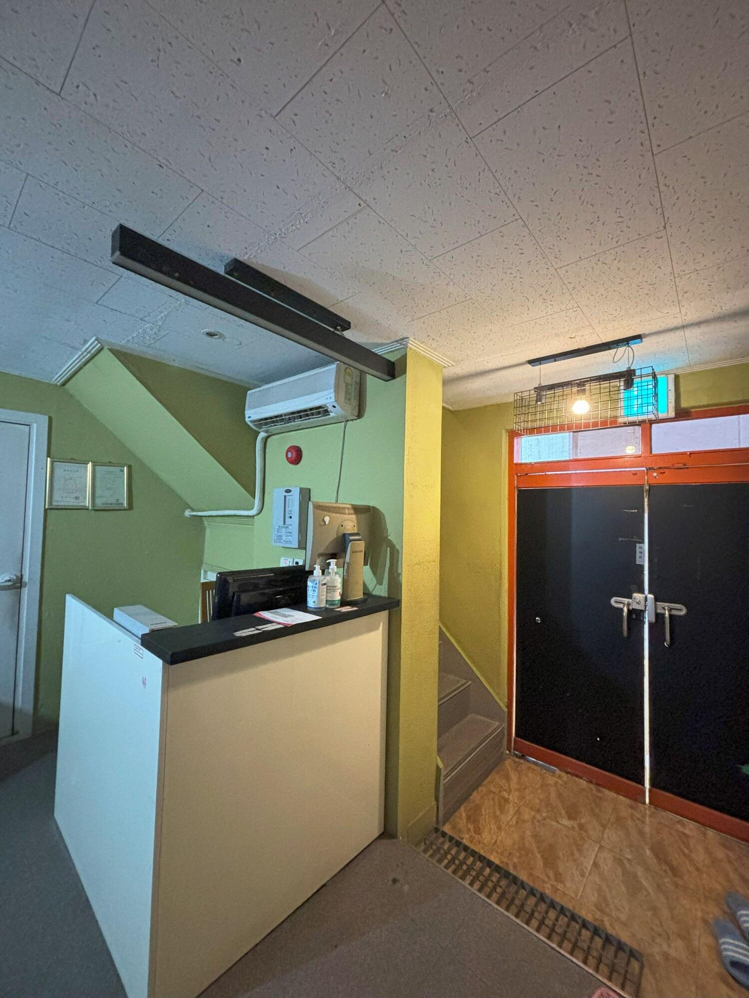 Vista Lobby Sunrise Inn