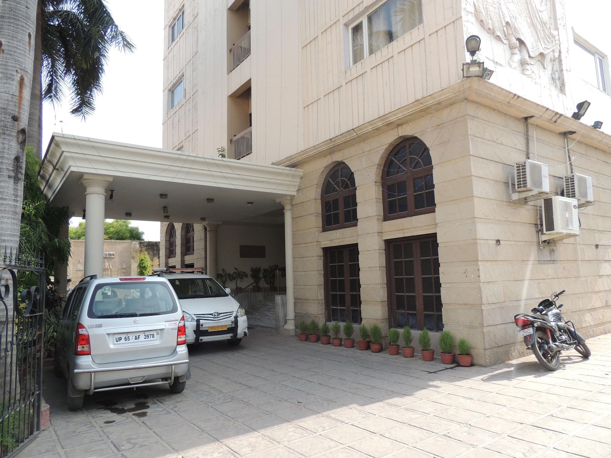 Vista Exterior Diamond Hotel