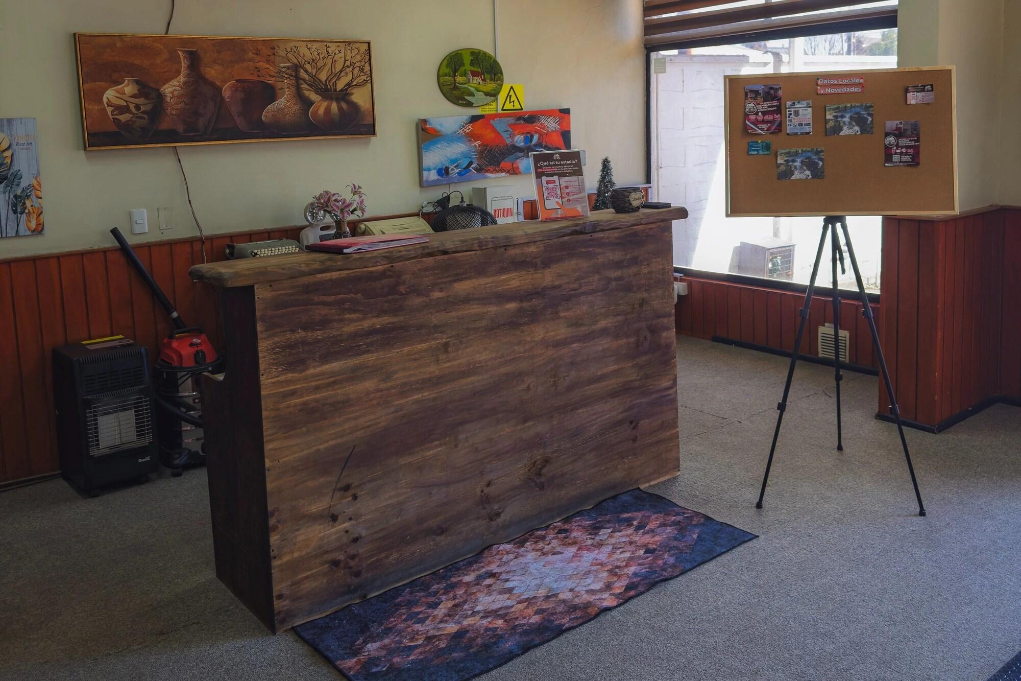 Vista Lobby Hostal Antonella Los Angeles