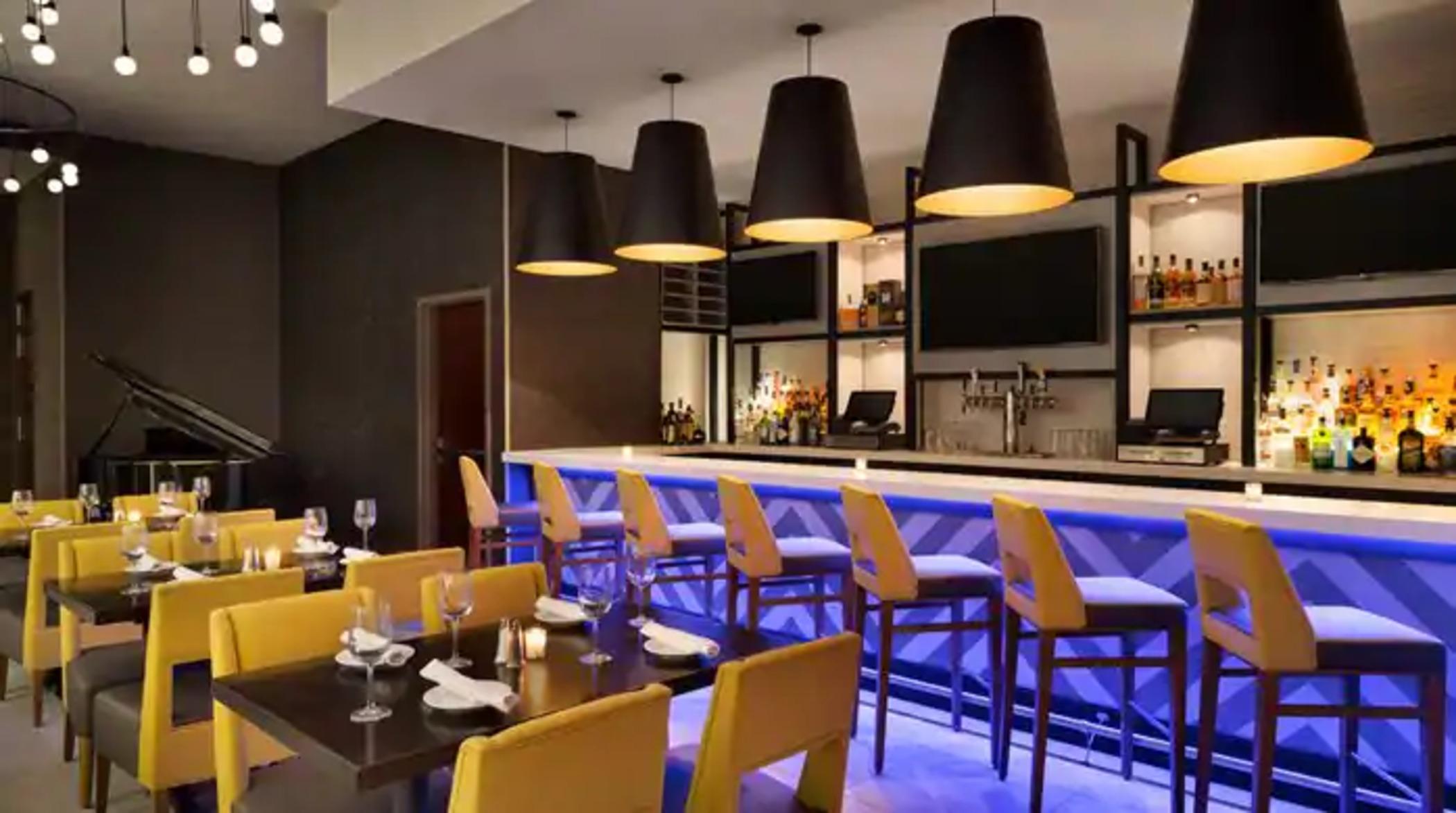 Bar/Salón Hilton Garden Inn New York Times Square South