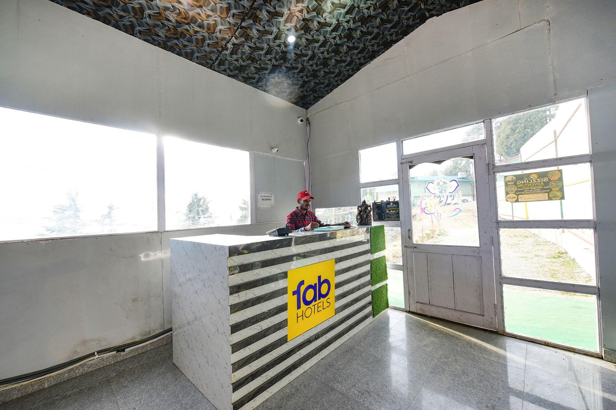 Vista Lobby Fabhotel Sizzling Resort & Adventure