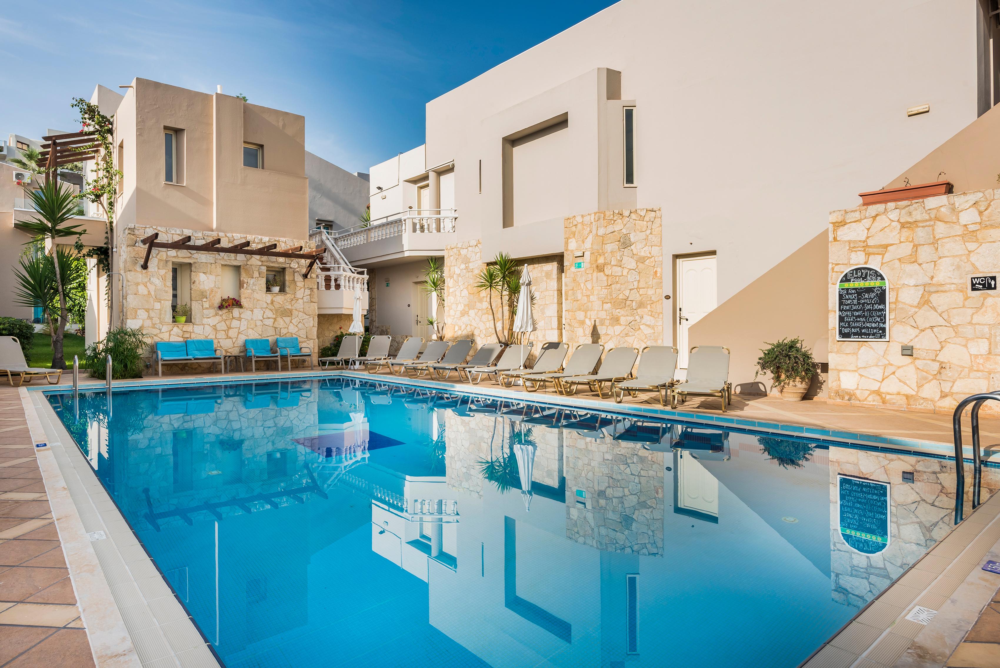 Vista Piscina Elotis Suites