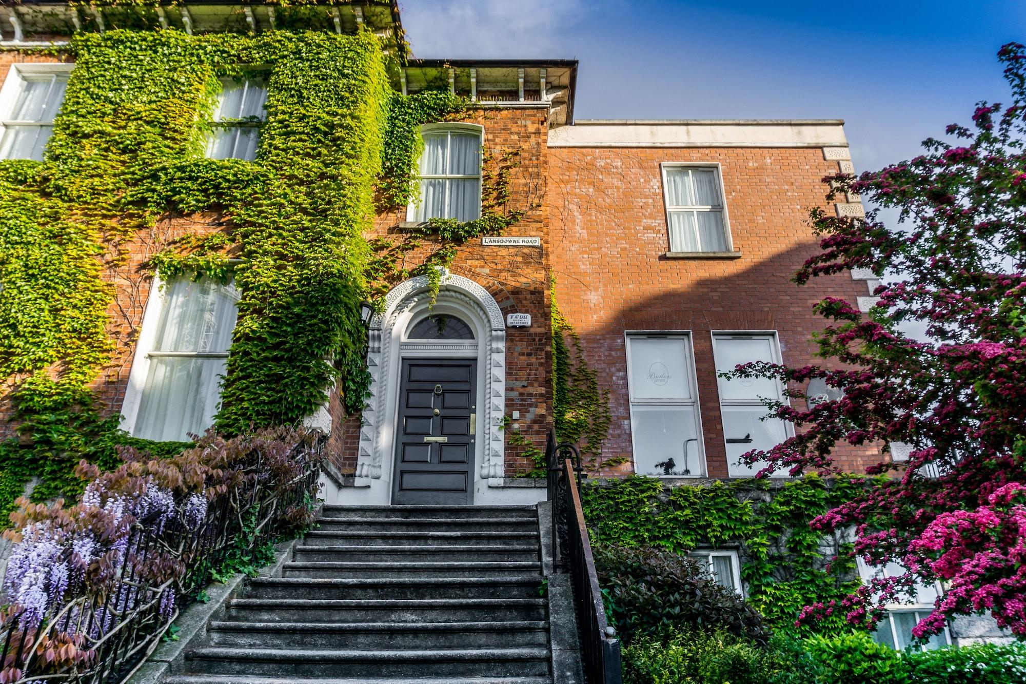Varios Butlers Townhouse
