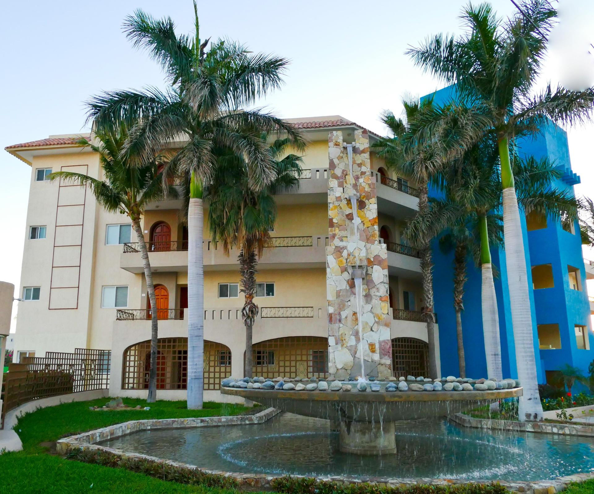 Vista Exterior El Ameyal Hotel & Family Suites