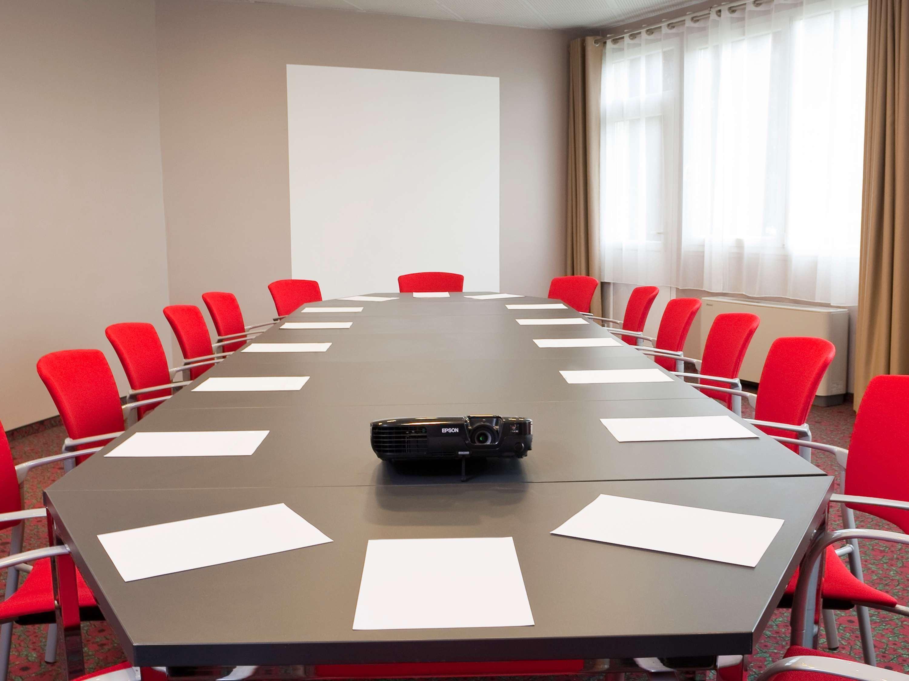 Centro de Negocios Ibis Senlis