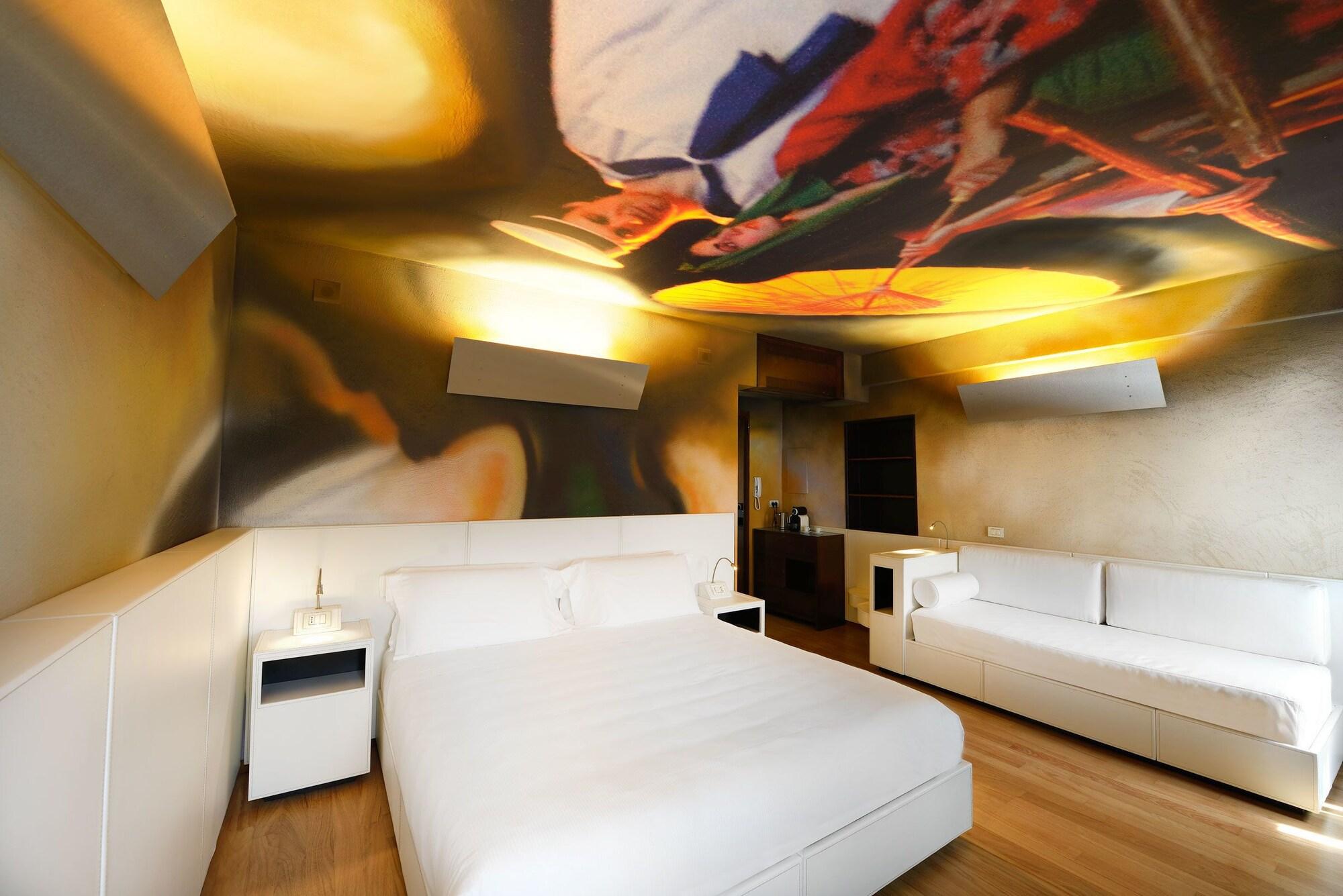 Varios City Centre Rooms and Apartments