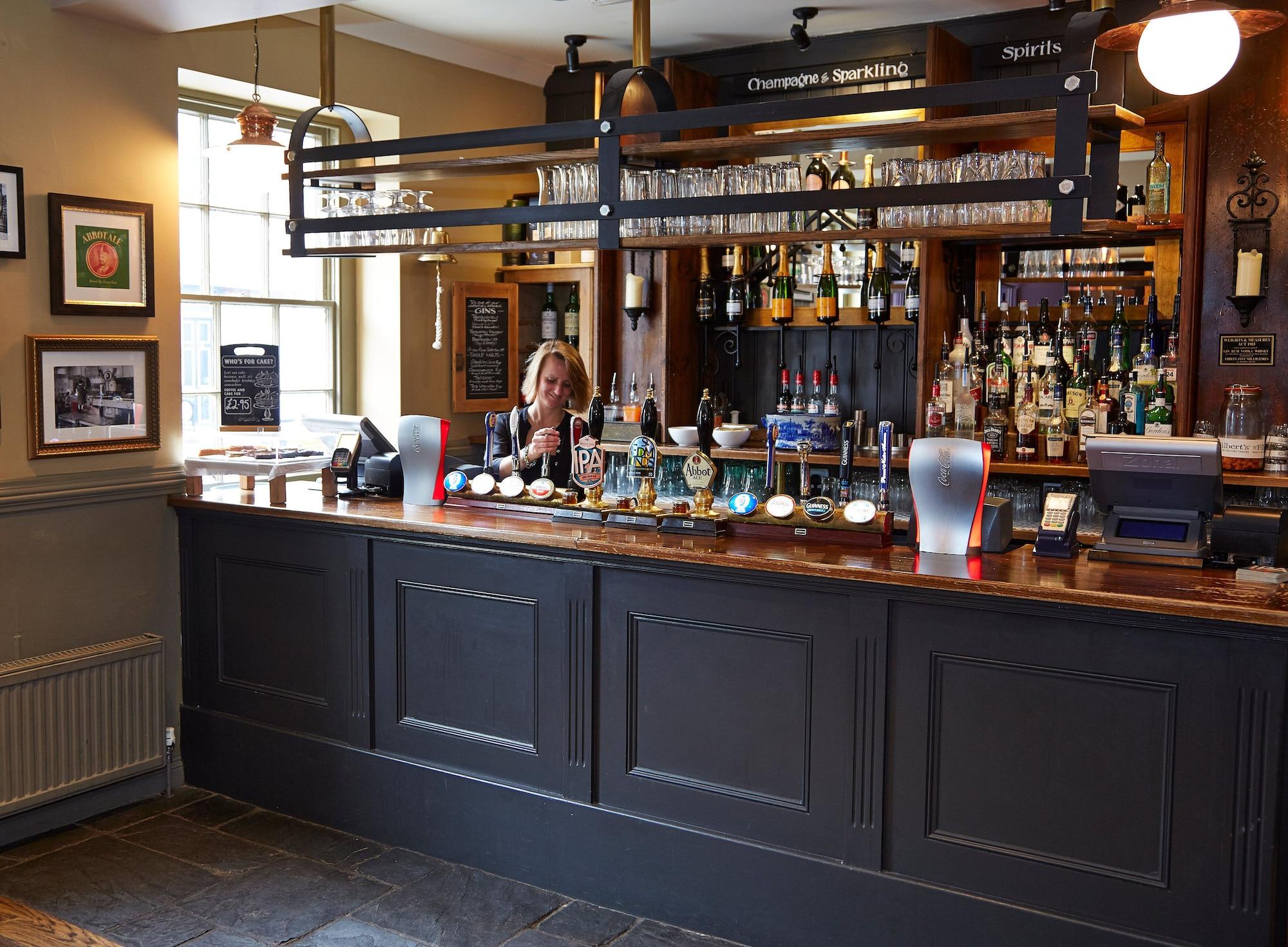 Varios Cock Hotel Stony Stratford by Greene King Inns