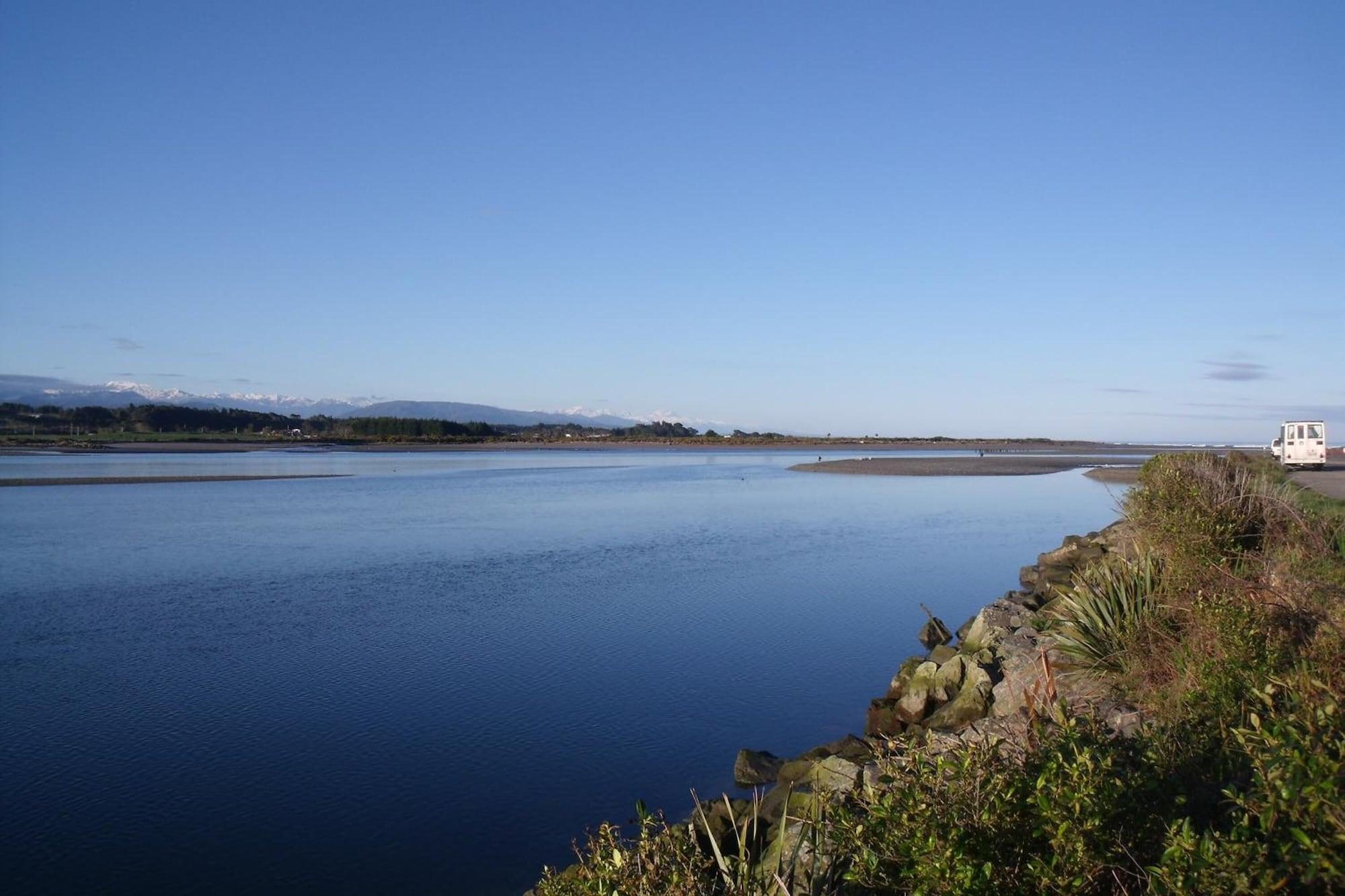 Playa Heritage Highway Motel