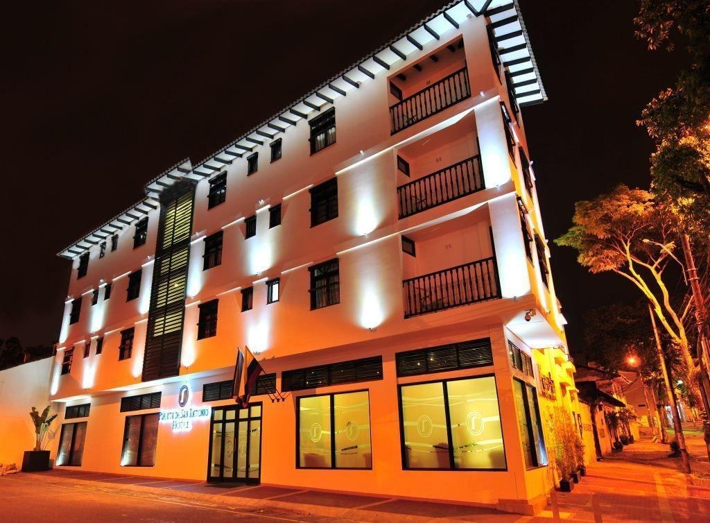 Vista Exterior Hotel Puerta de San Antonio