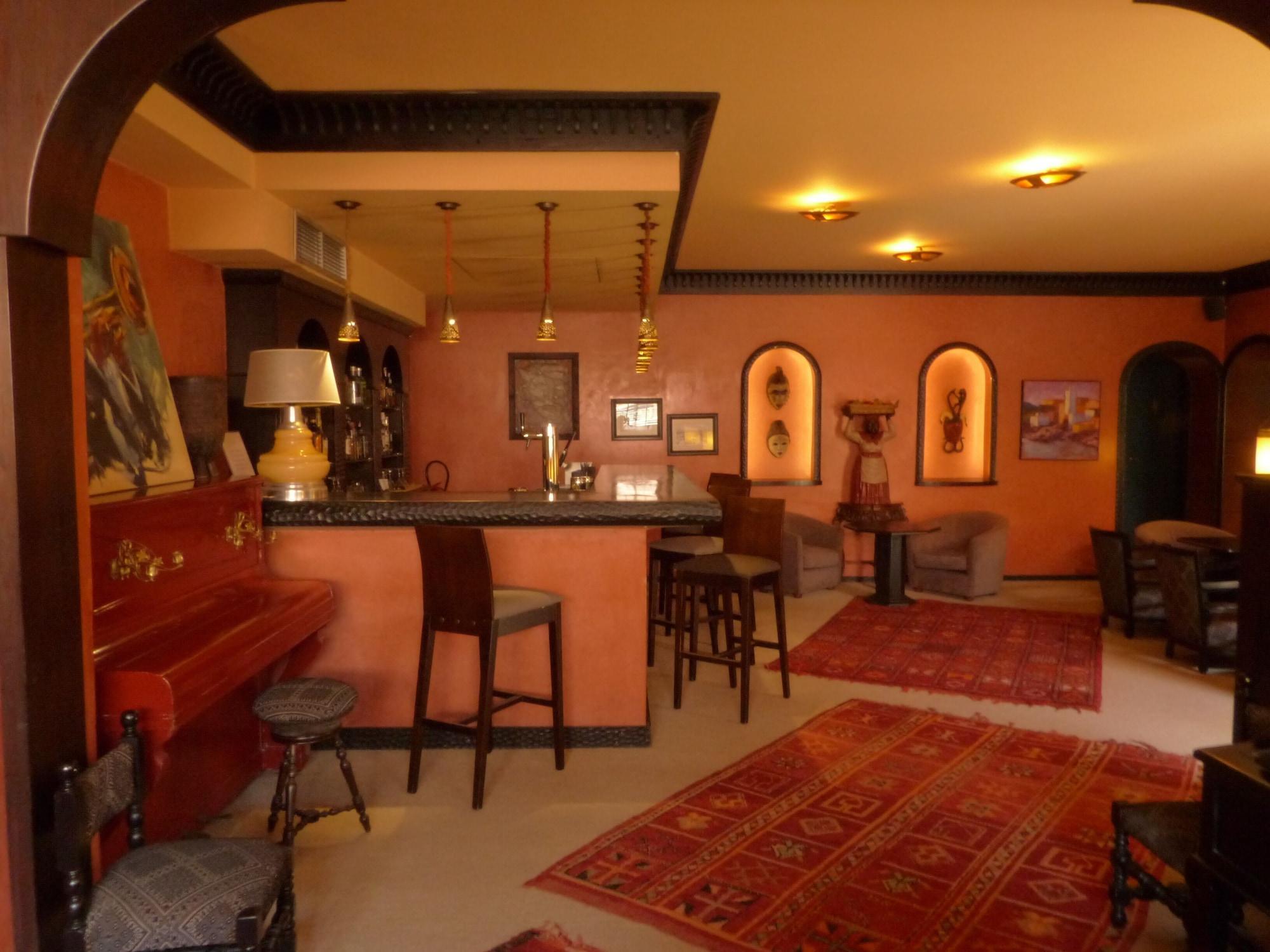 Bar/Salón Villa Mandarine