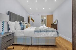Alquiler Vacacional - Three Bed Spacious Apartment in Dalston