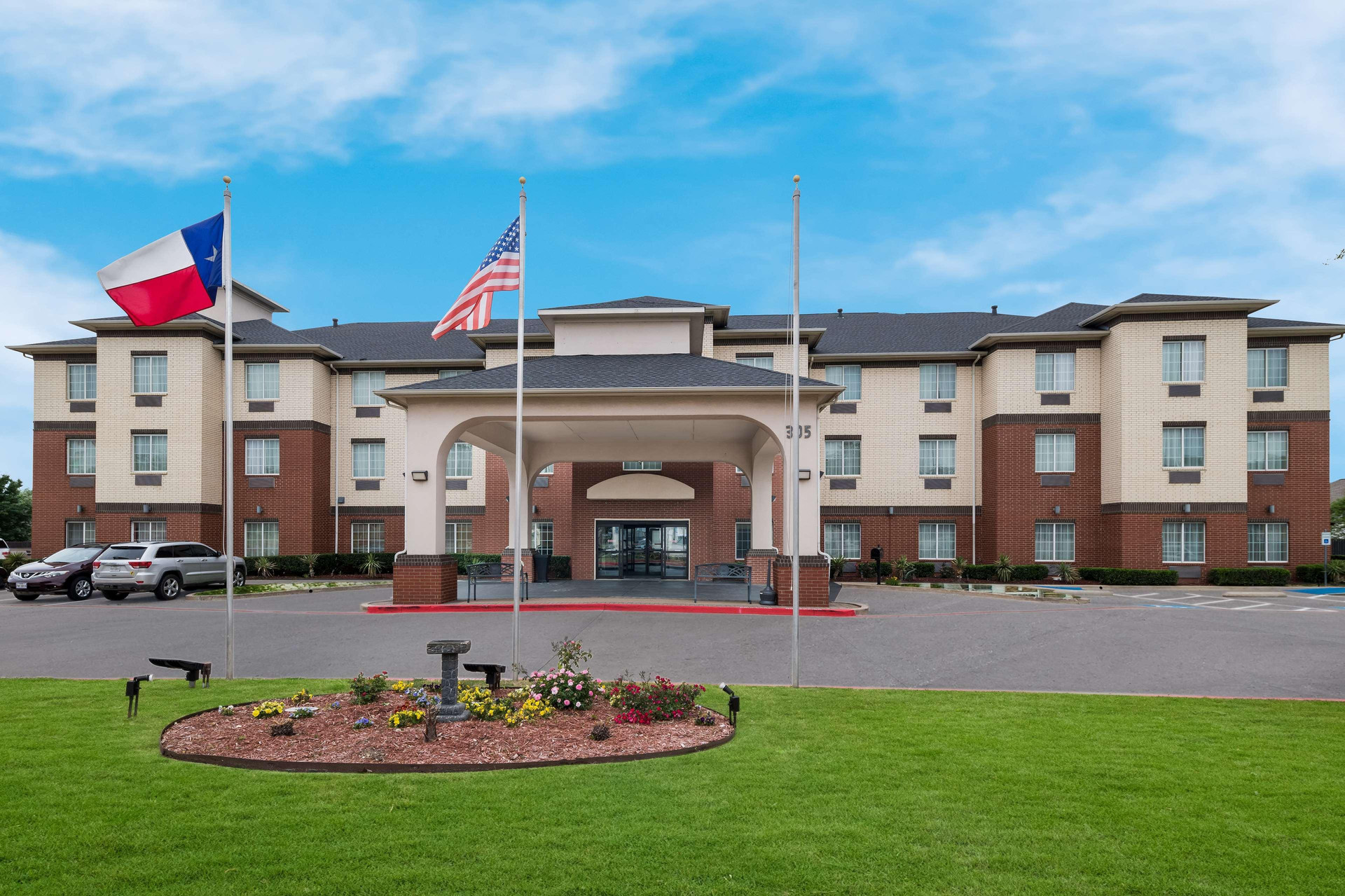 Vista Exterior Best Western Plus Lake Dallas Inn & Suites