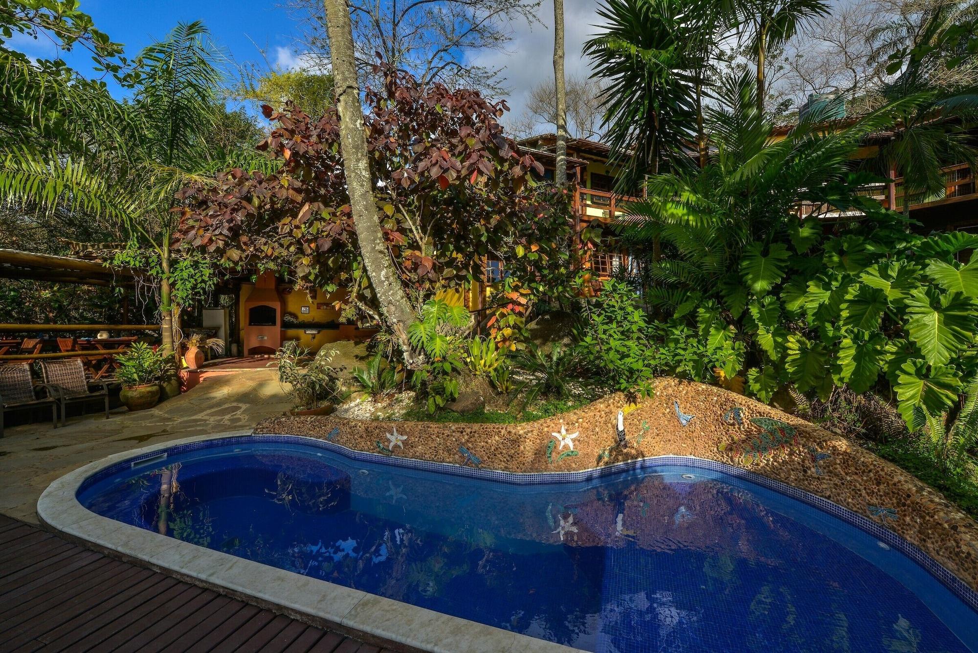 Vista Piscina Pousada Villa da Prainha