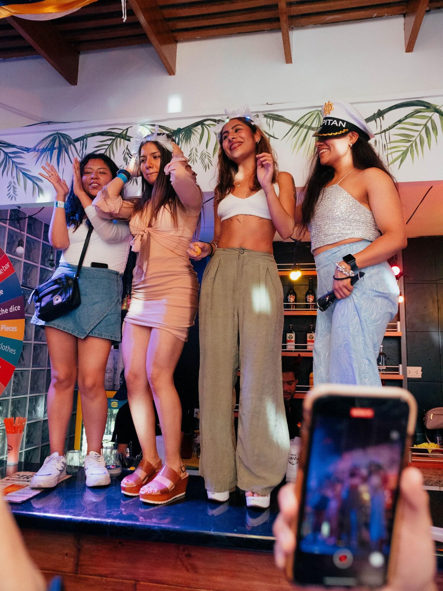 Bar/Salón The Point Hostels Miraflores