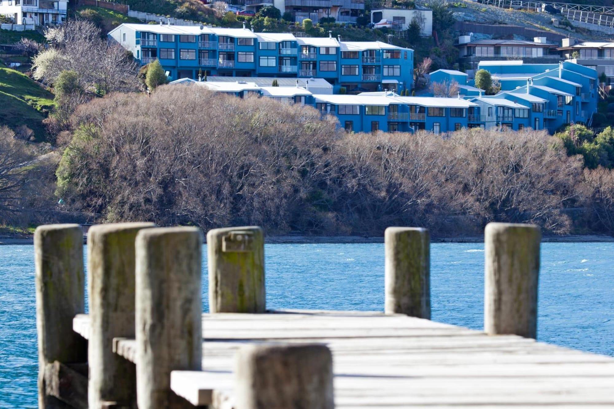 Vista Exterior Spinnaker Bay Apartments