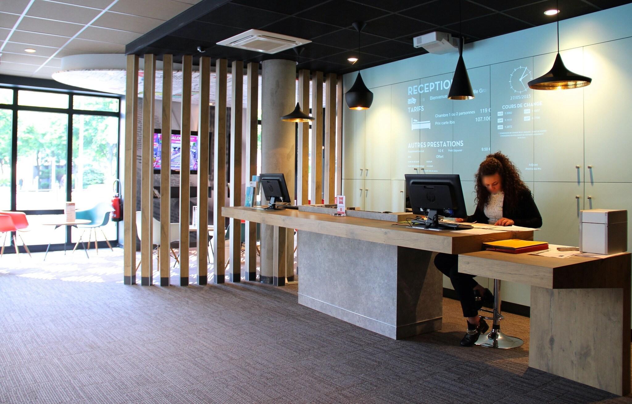 Vista Lobby Ibis Lille Centre Grand Palais