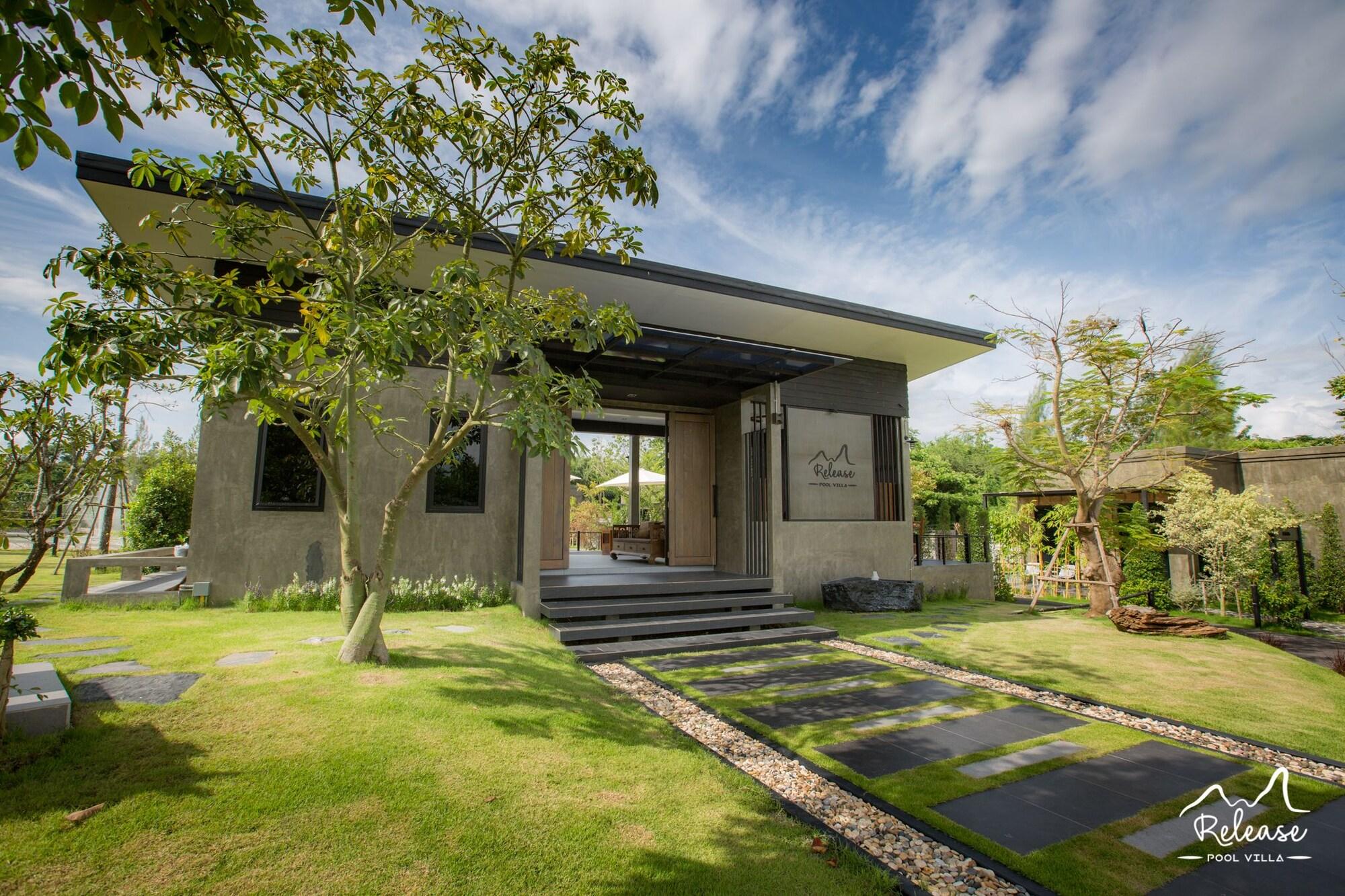 Vista Lobby Release Pool Villa Resort