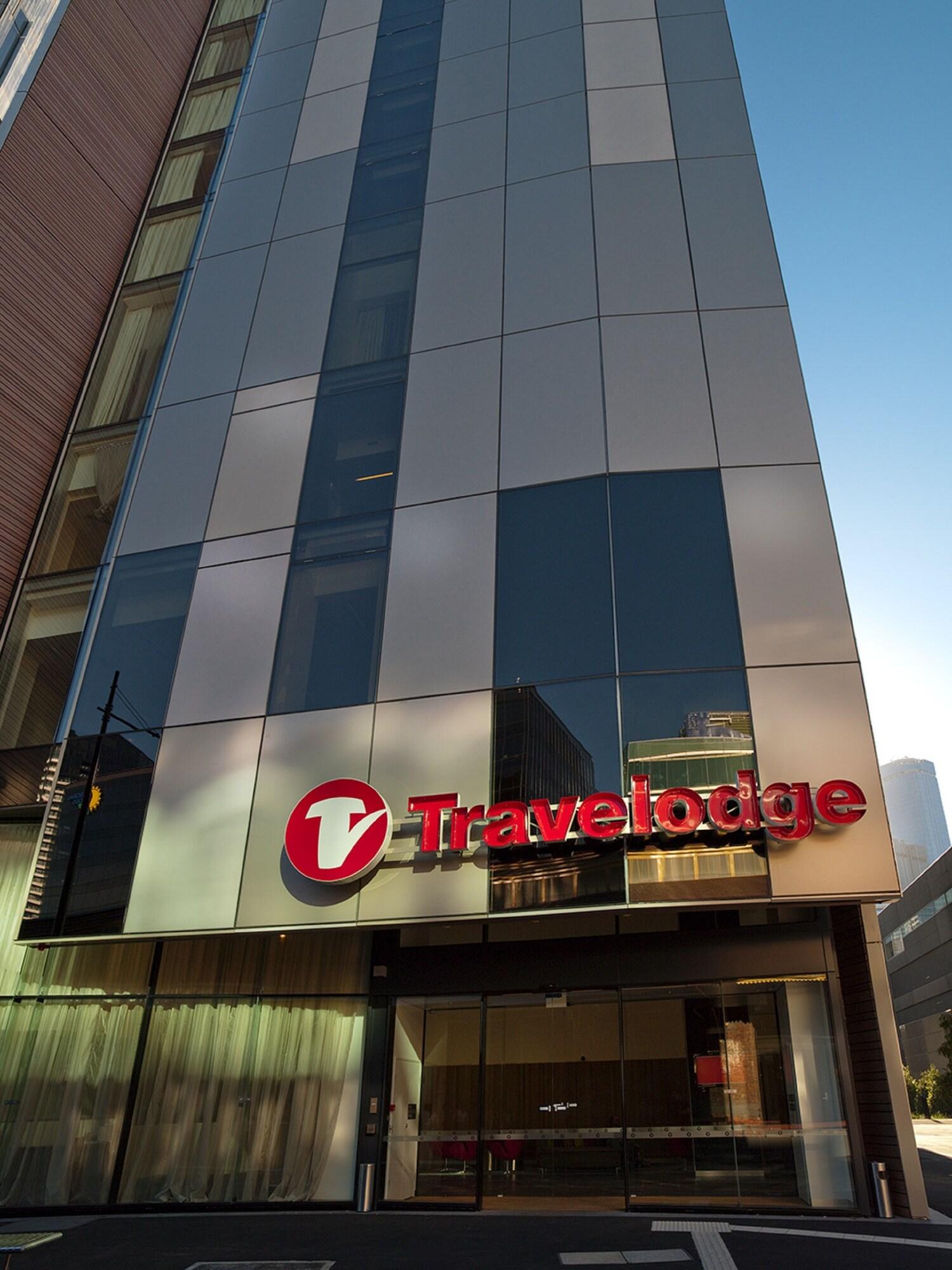 Vista Exterior Travelodge Hotel Melbourne Docklands