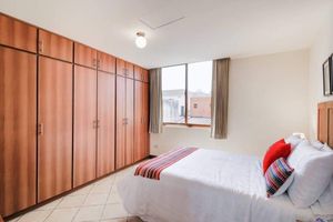 Alquiler Vacacional - DP1, Spacious & bright flat 4 mins to Cayalá