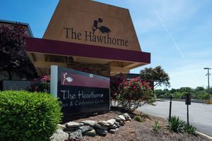 Alojamiento - Hawthorne Inn and Conference Center