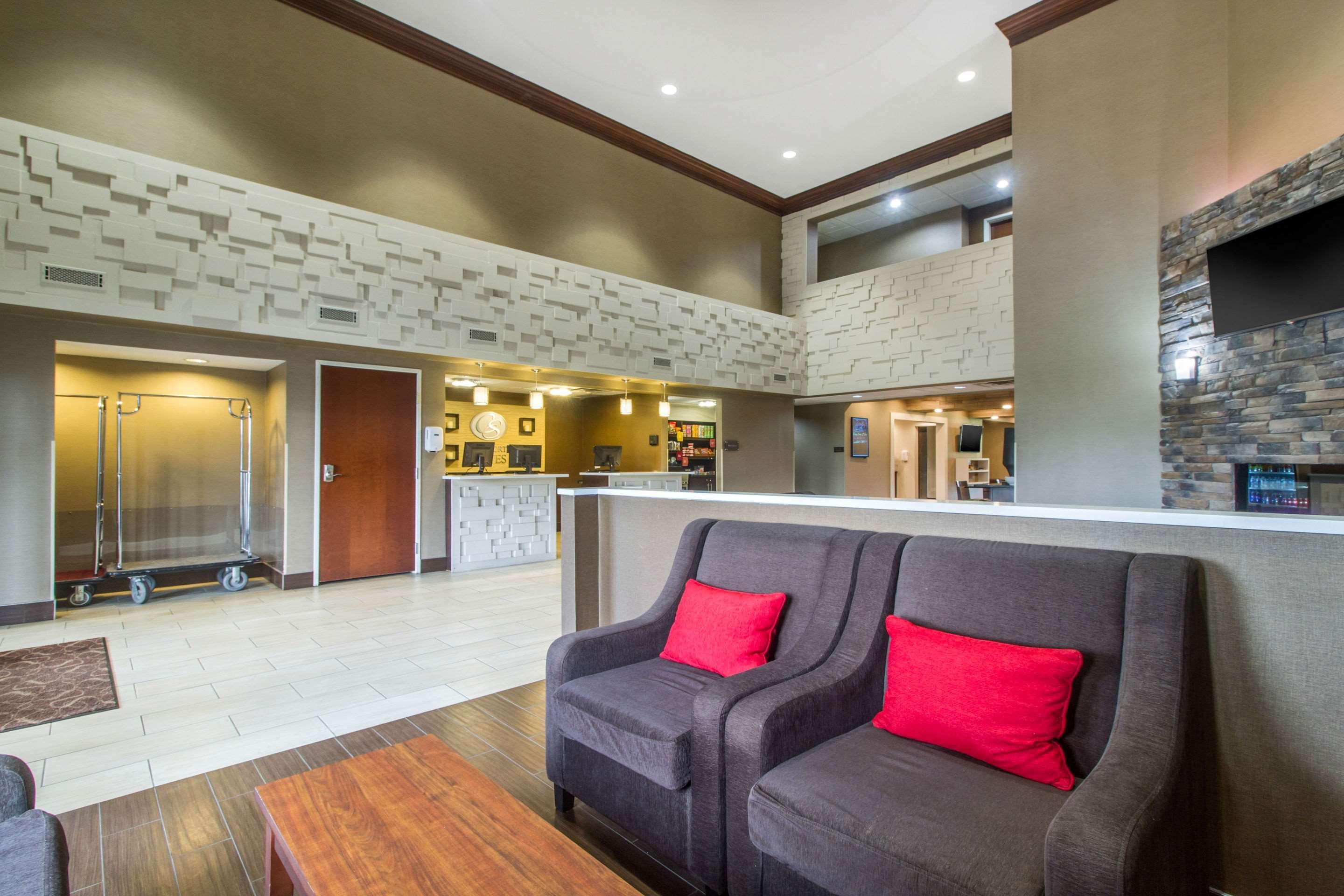 Vista Lobby Comfort Suites