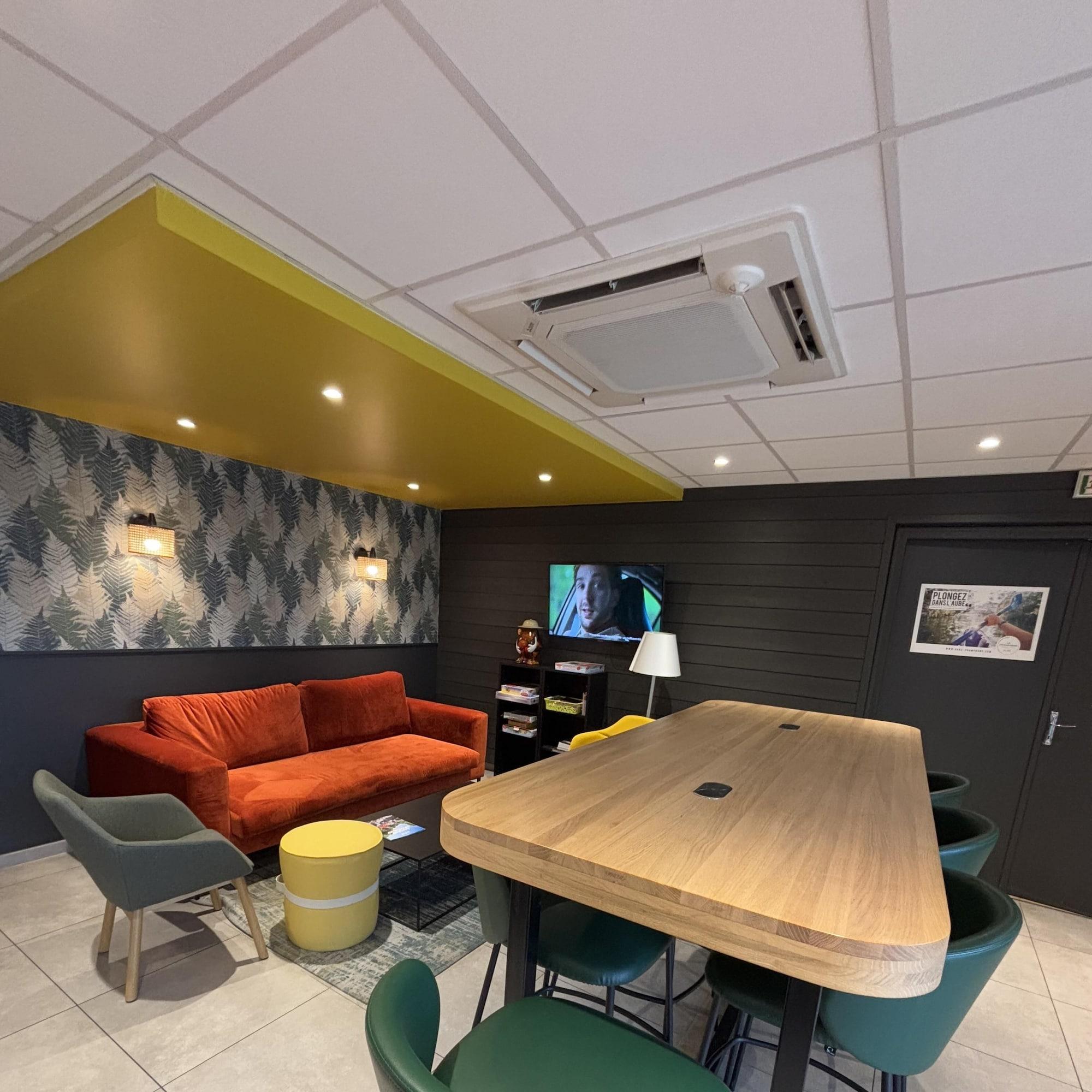 Vista Lobby Campanile Troyes Sud - Buchères