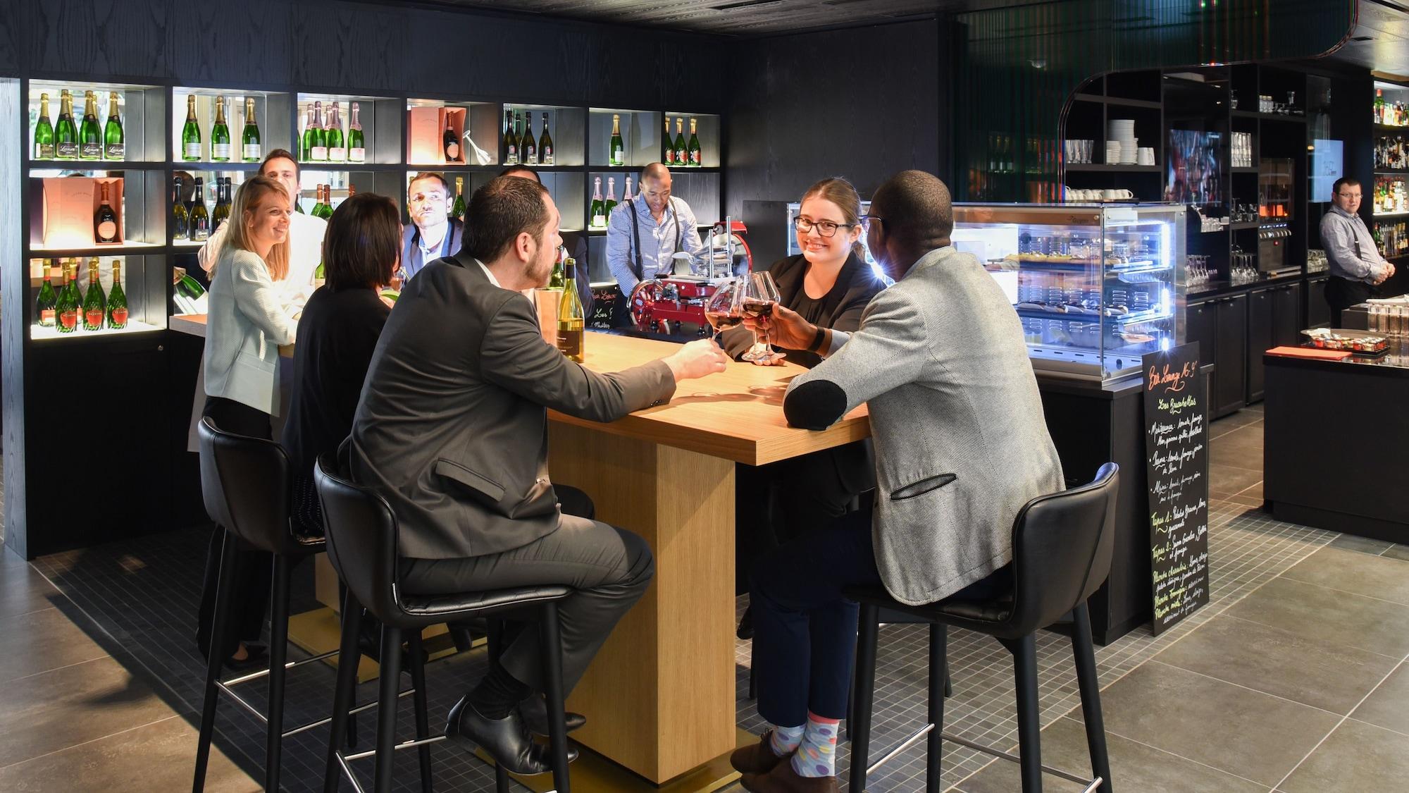 Bar/Salón Mercure Paris Boulogne Aparthotel